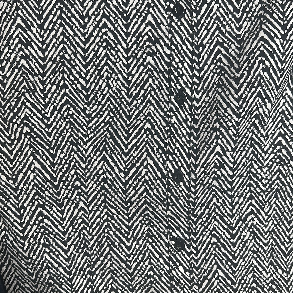 Chicos Wrinkle Resistant Printed Button Down Top … - image 2